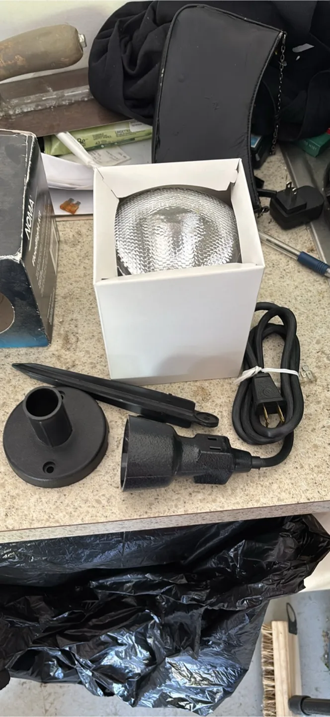 NOMA Floodlight Kit Projector - Weather Resistant image indicator(3)