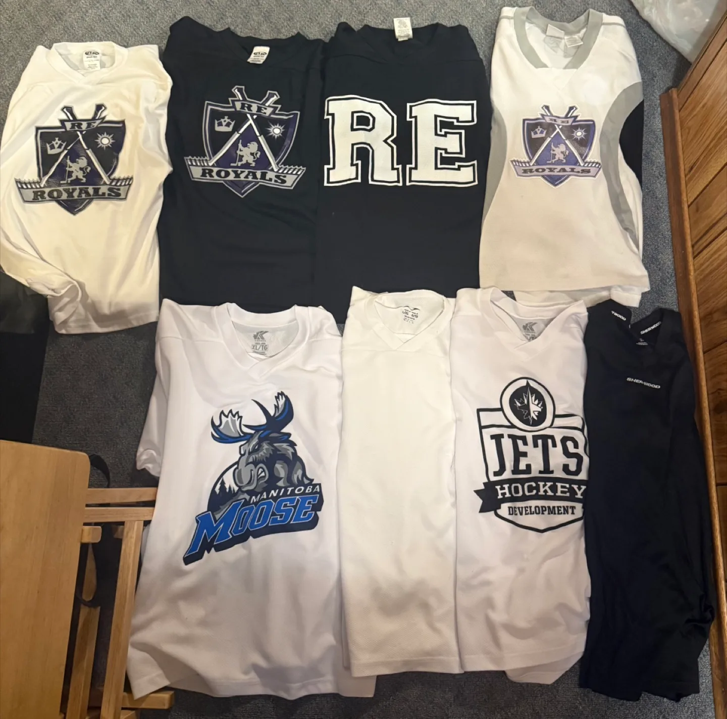 Youth XL Hockey Jerseys - Royals and Moose