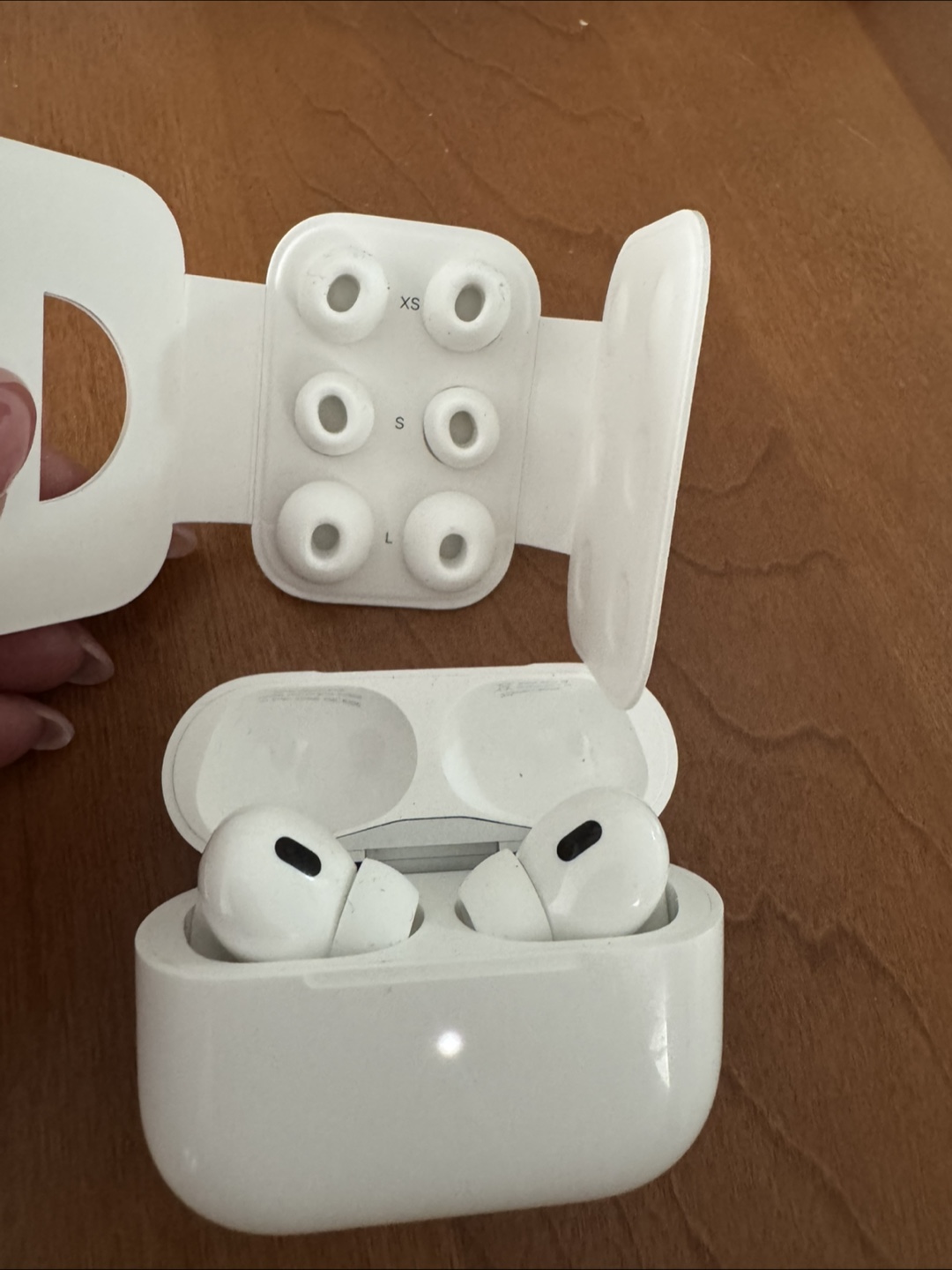 Apple AirPods Pro (2nd generation) - photo 2