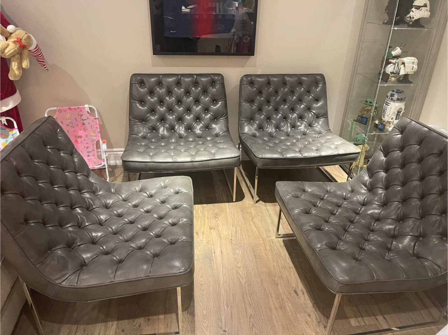 Set of 4 Club Collection by Sunpan Chairs
