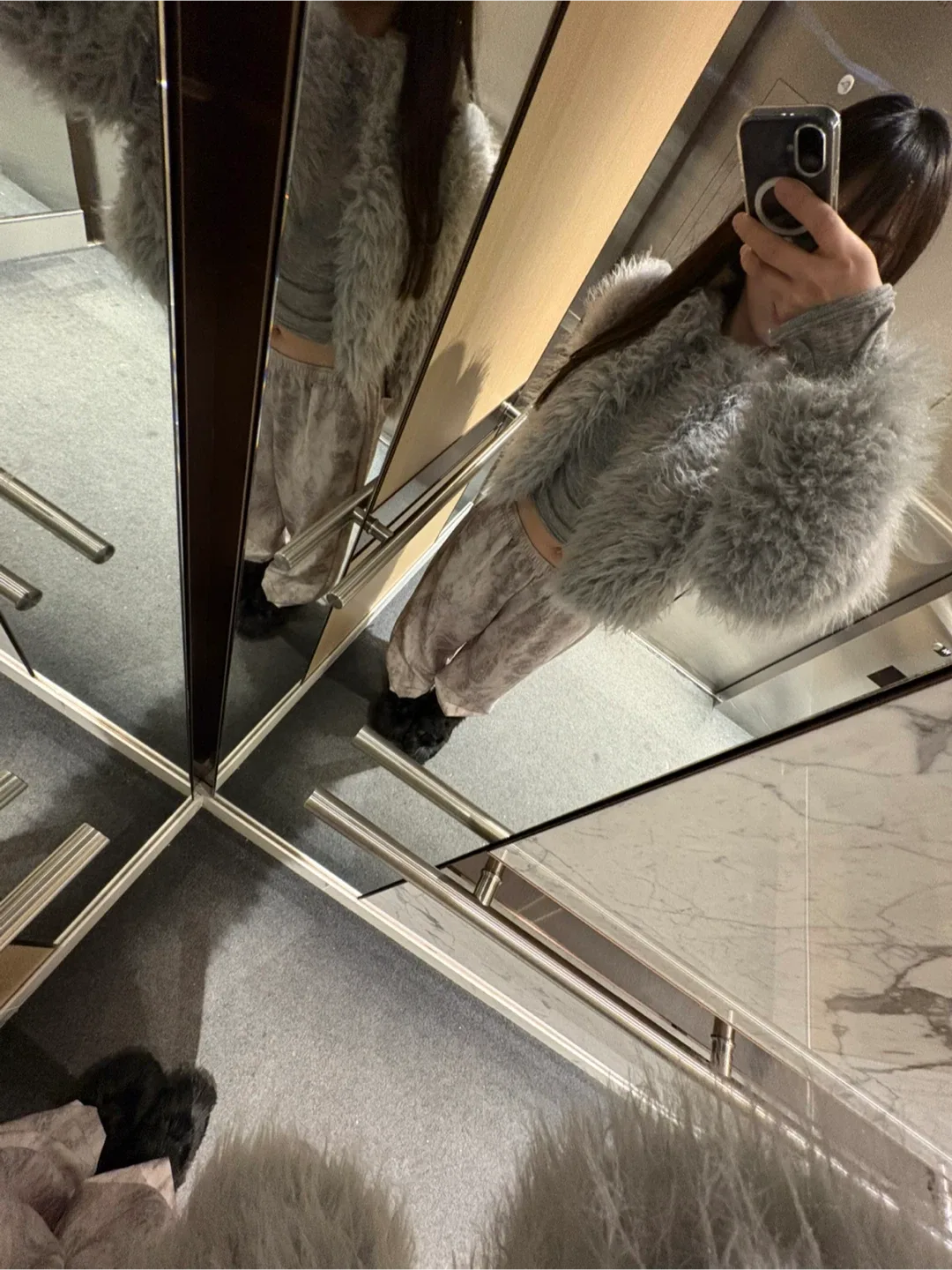 Grey wide legs sweatpants L size image indicator(6)