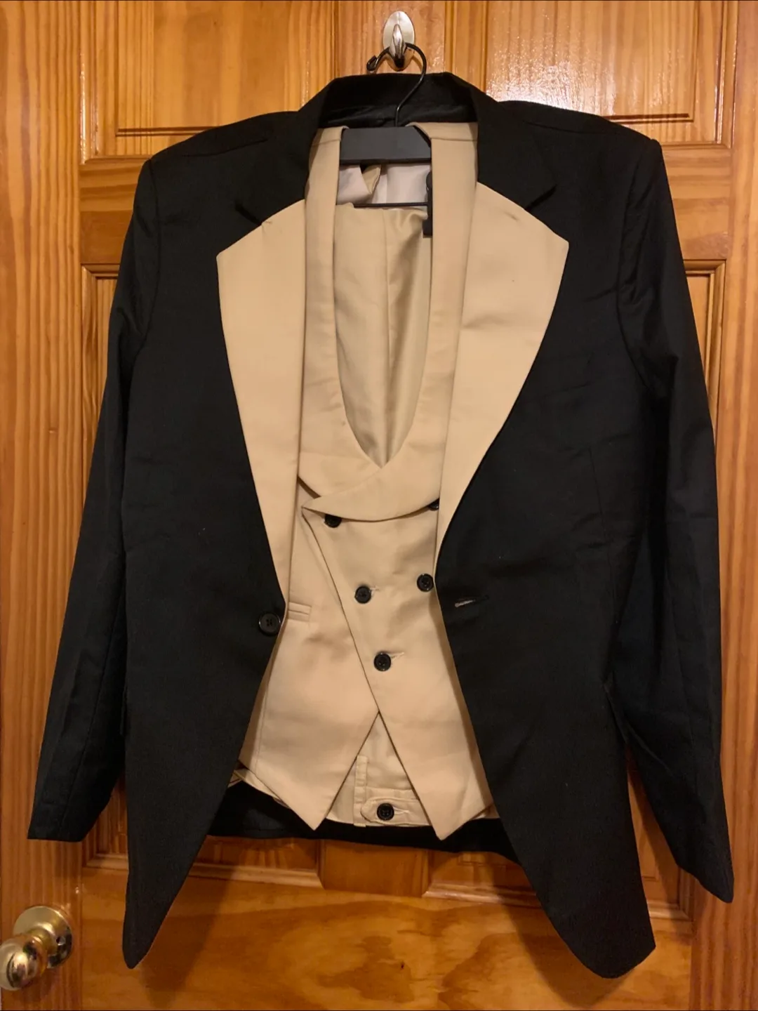 Men's Suit: Jacket, Vest, and Pants