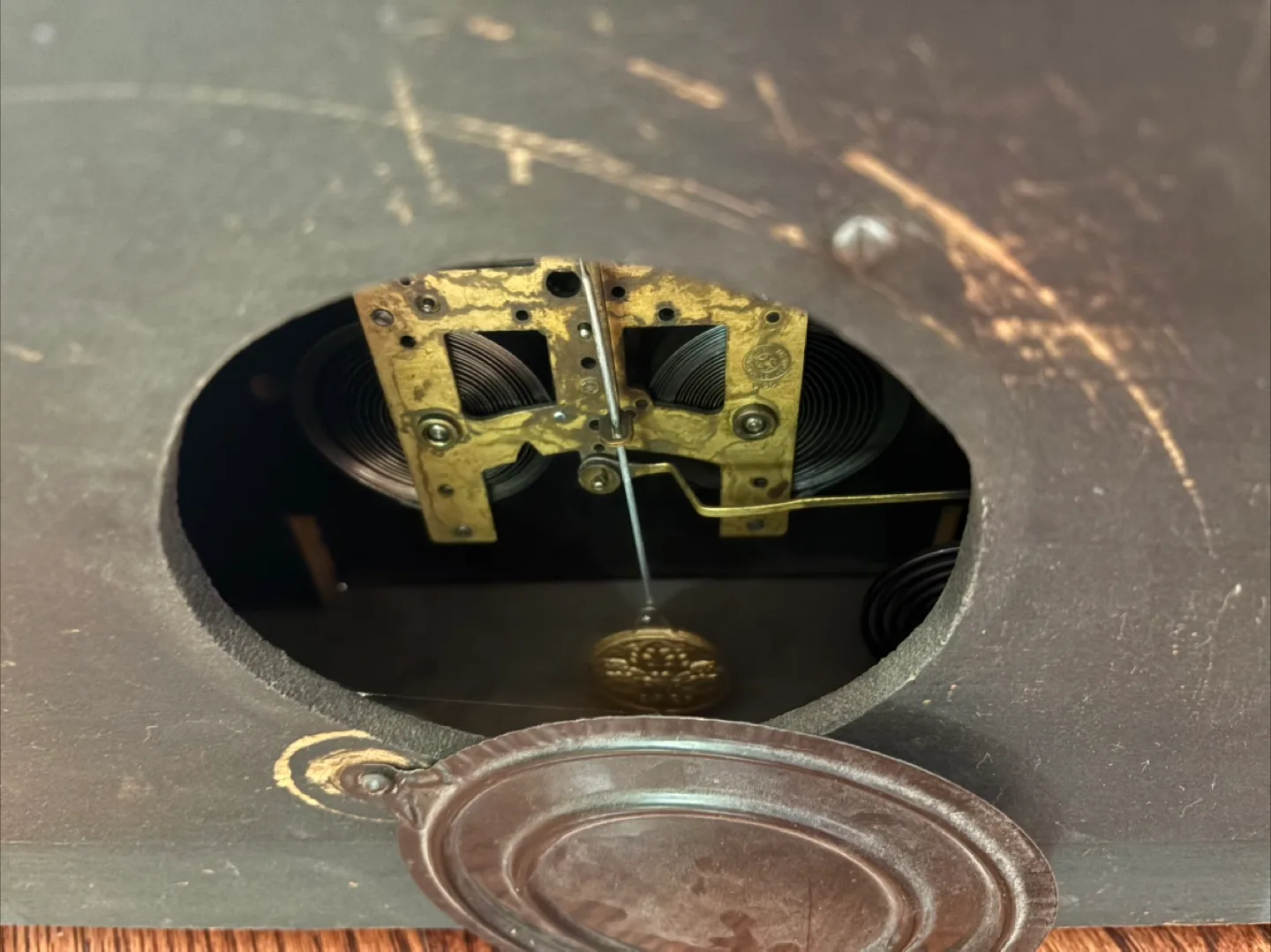 Rare Find - 2 Vintage American Mantel Clocks 🕰️✨ image indicator(6)