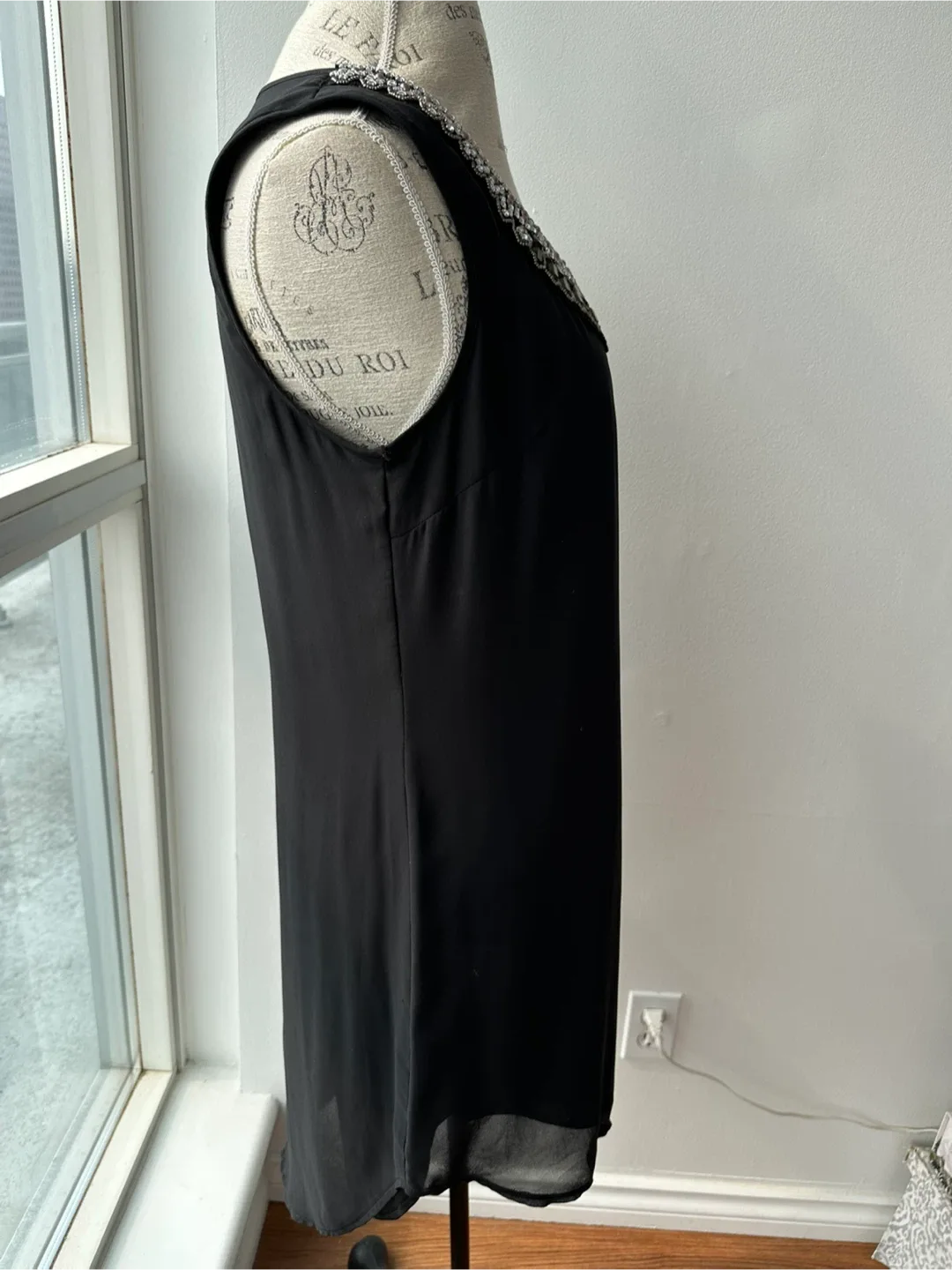 Black Sleeveless Dress with Embellished Neckline image indicator(3)