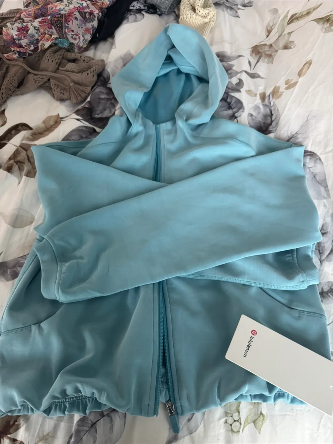 BRAND NEW Lululemon Softstreme Full-Zip Hoodie, 4 image indicator(2)