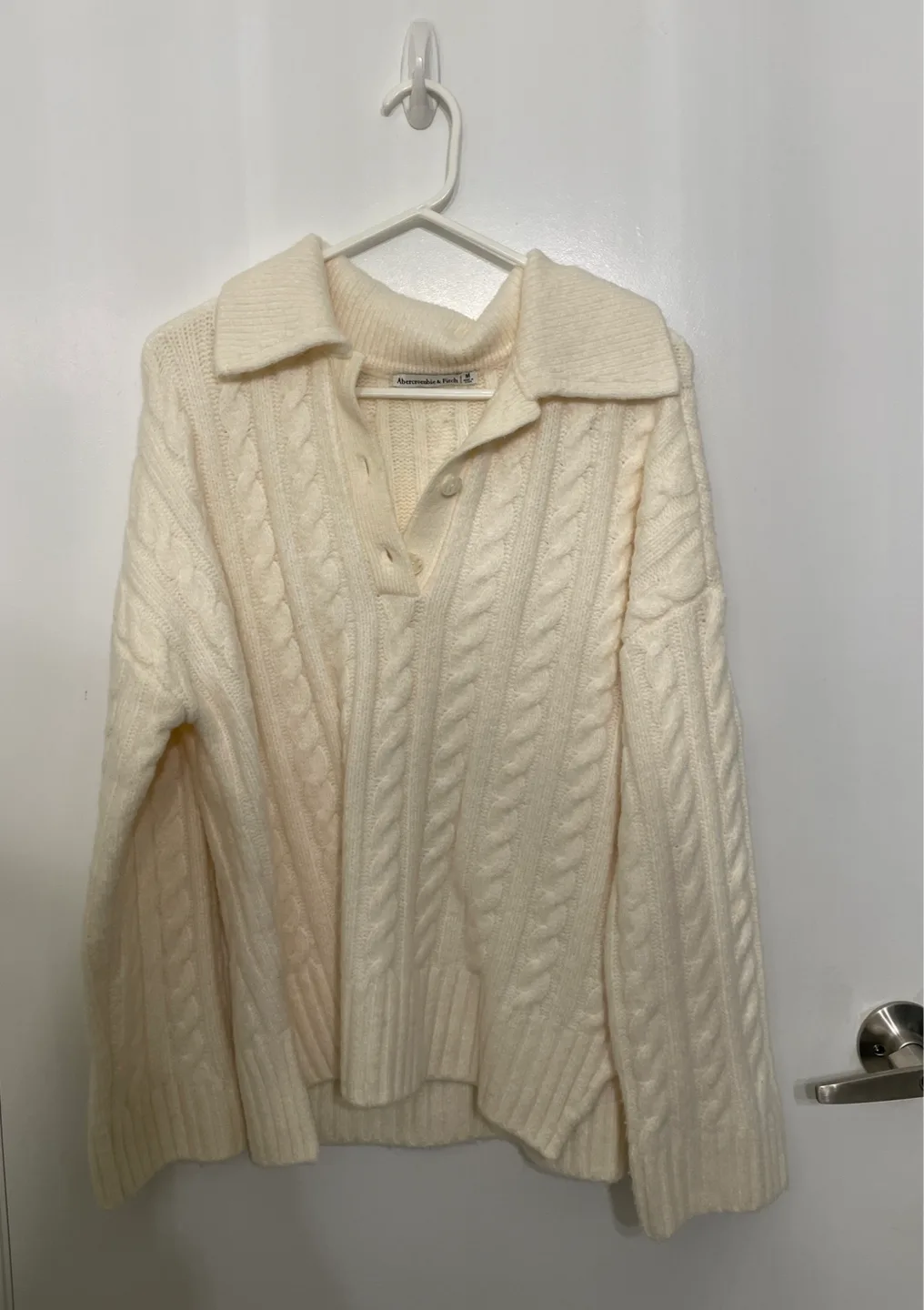 BRAND NEW - Abercrombie & Fitch Sweater thumbnail