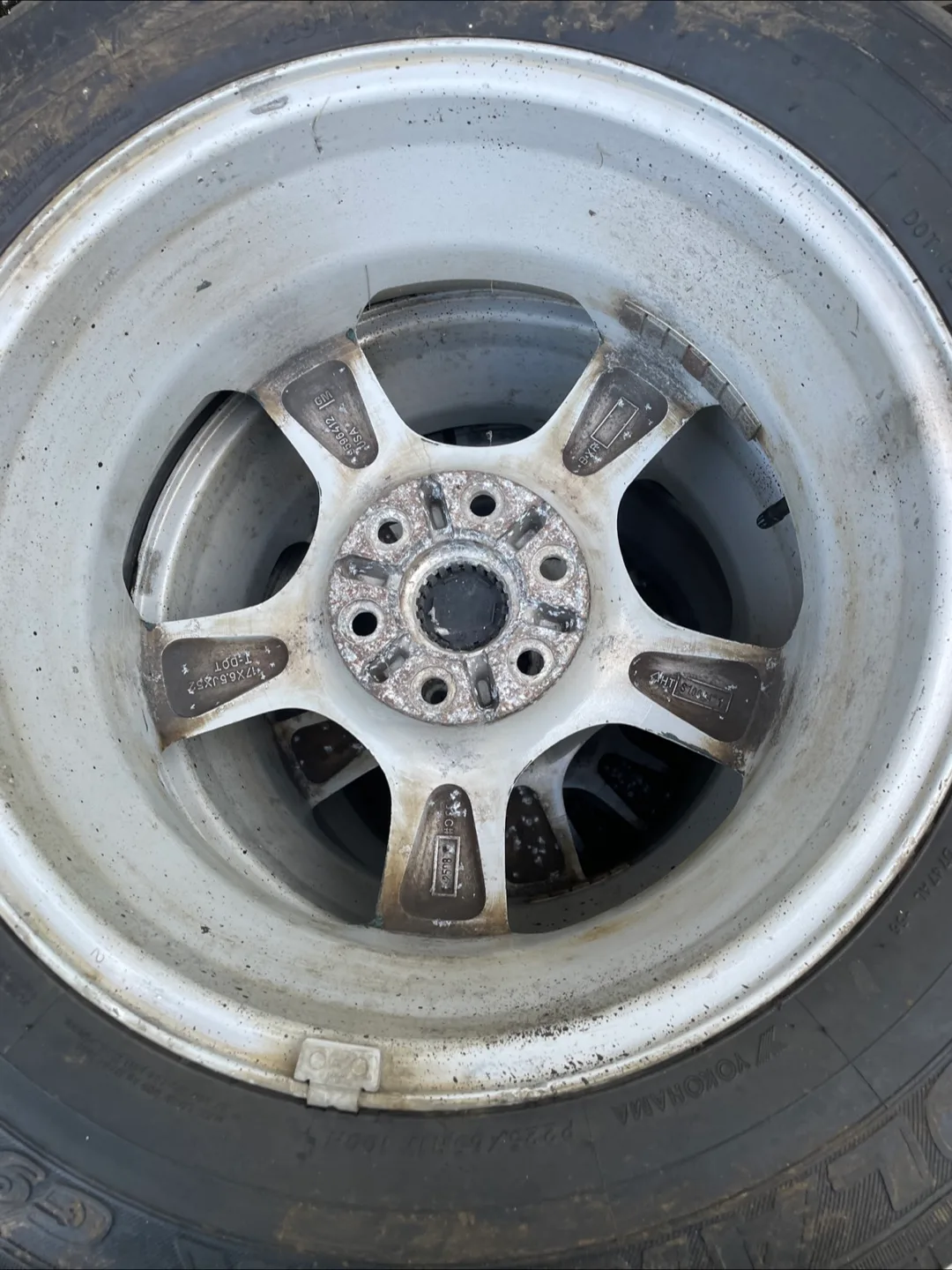 Chevrolet Rims and Yokohama Tires 225/65R17 100H image indicator(5)