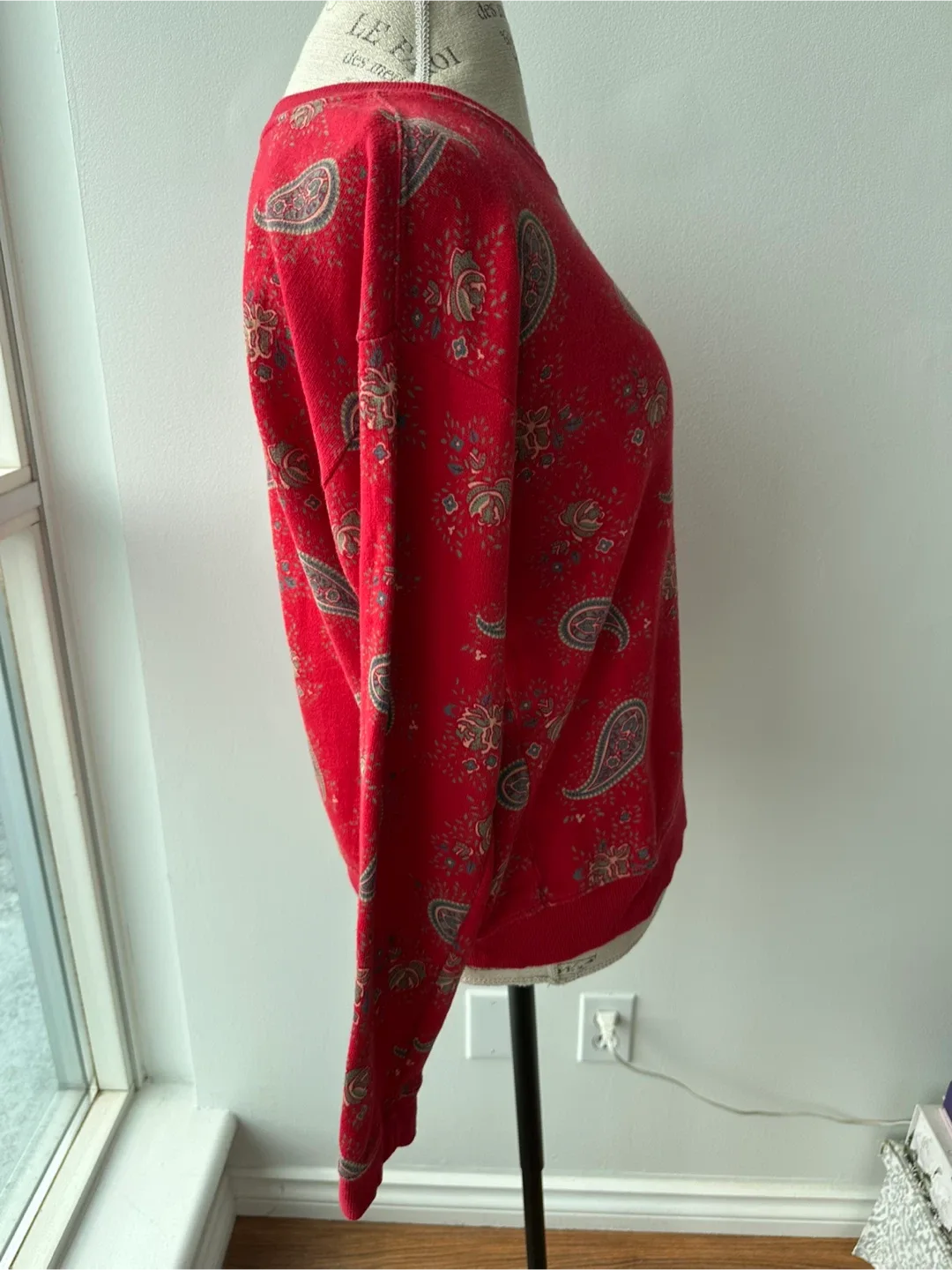 Red Paisley Patterned Sweatshirt image indicator(3)