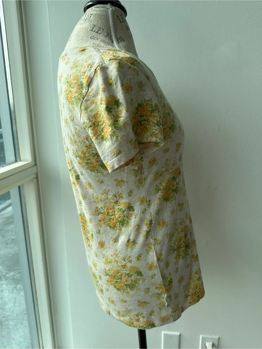 Laura Ashley collab with Uniqlo Floral T-Shirt image indicator(3)