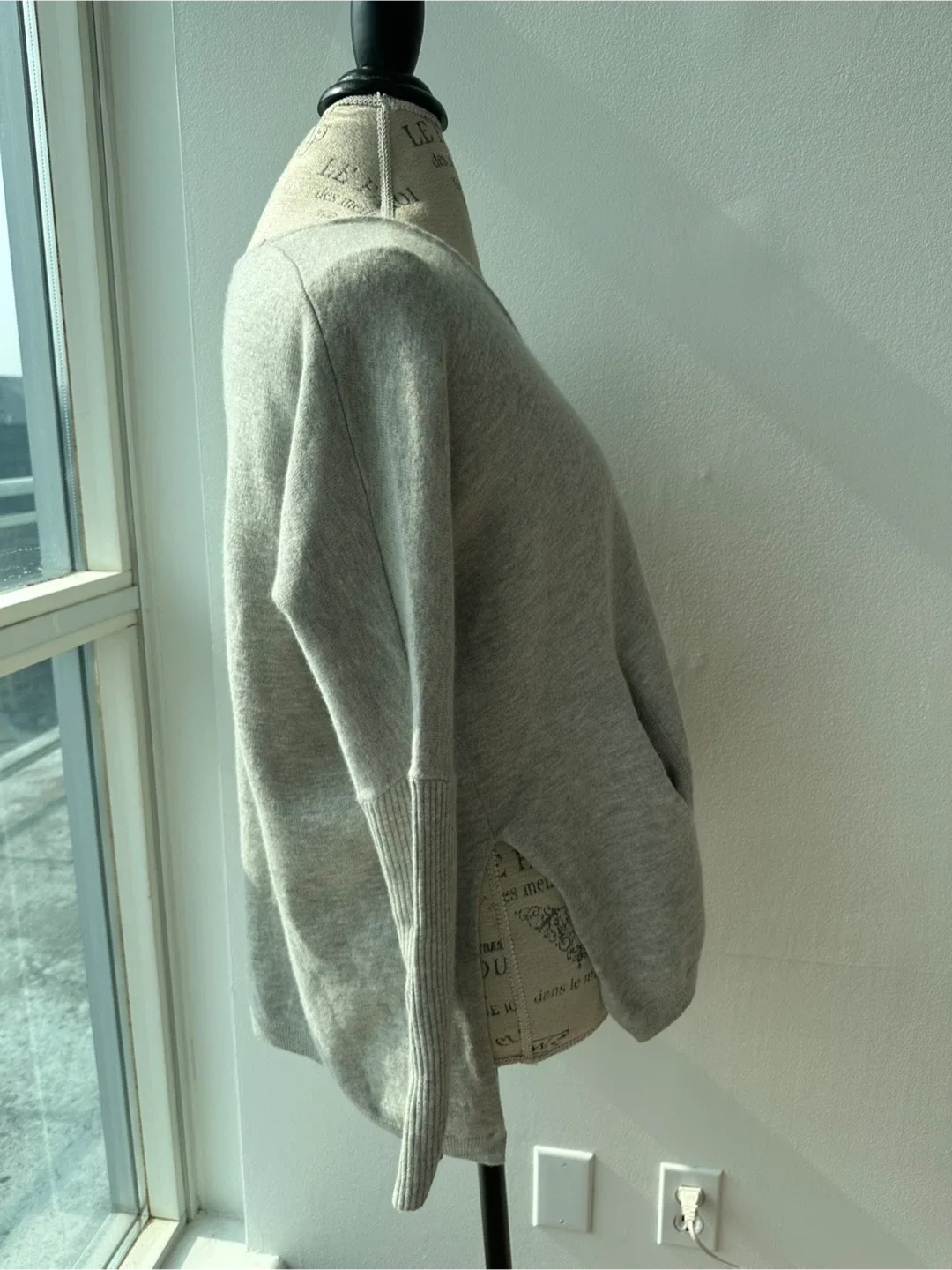 Babaton Sweater - Size S/M image indicator(3)