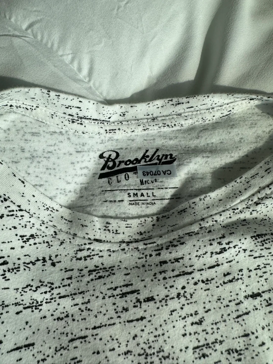 Brooklyn Cloth Speckled T-Shirt - Size Small image indicator(5)