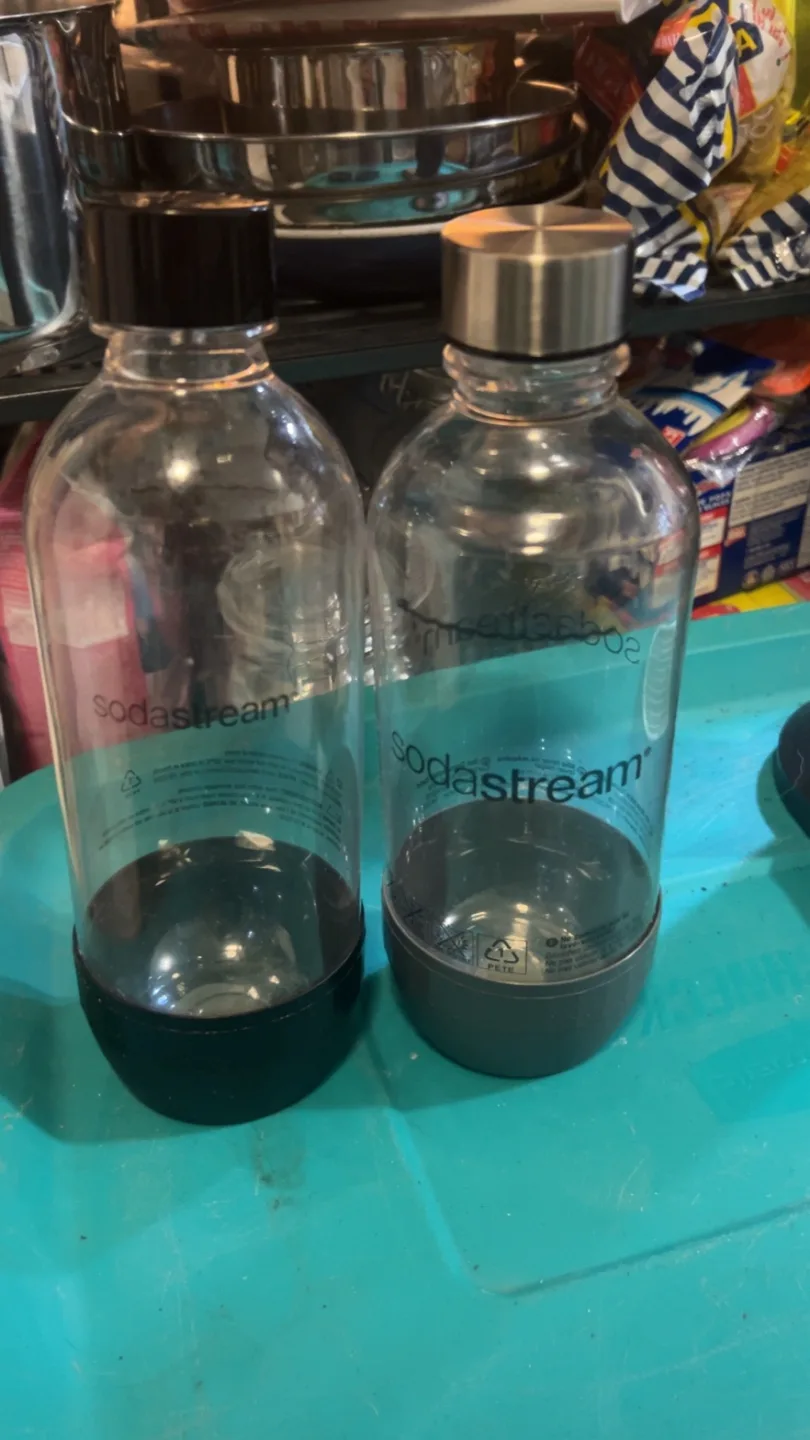 SodaStream with 2 Bottles image indicator(4)