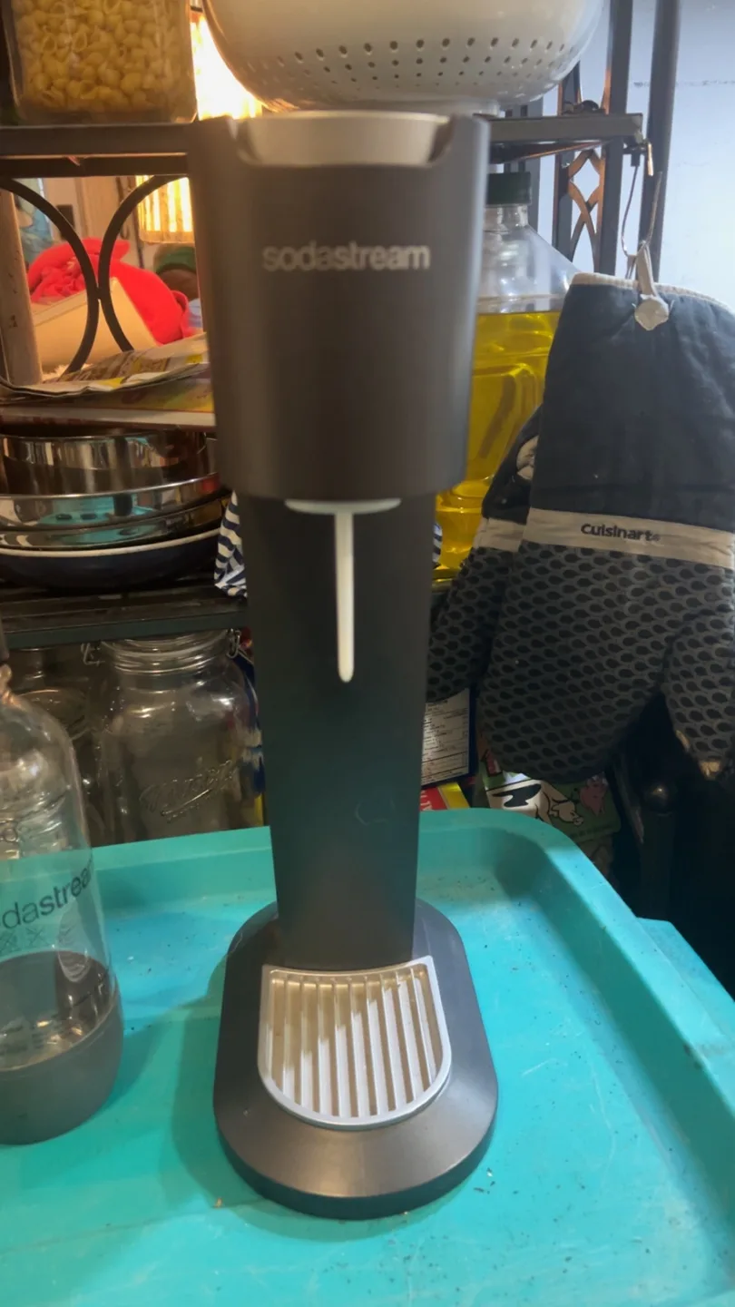 SodaStream with 2 Bottles image indicator(2)