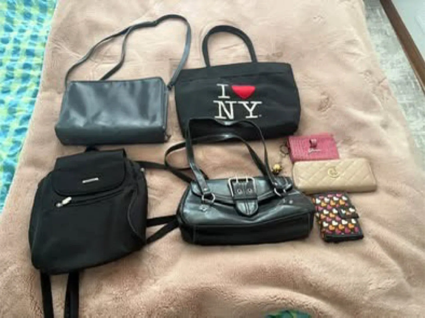 4 black bags & 3 wallets (Good condition) (All for FREE) thumbnail