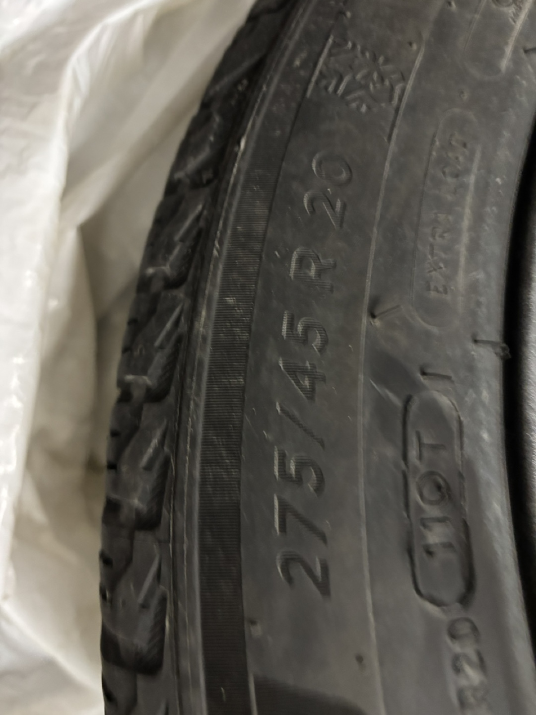 Michelin 275/45R20 Tire - photo 4