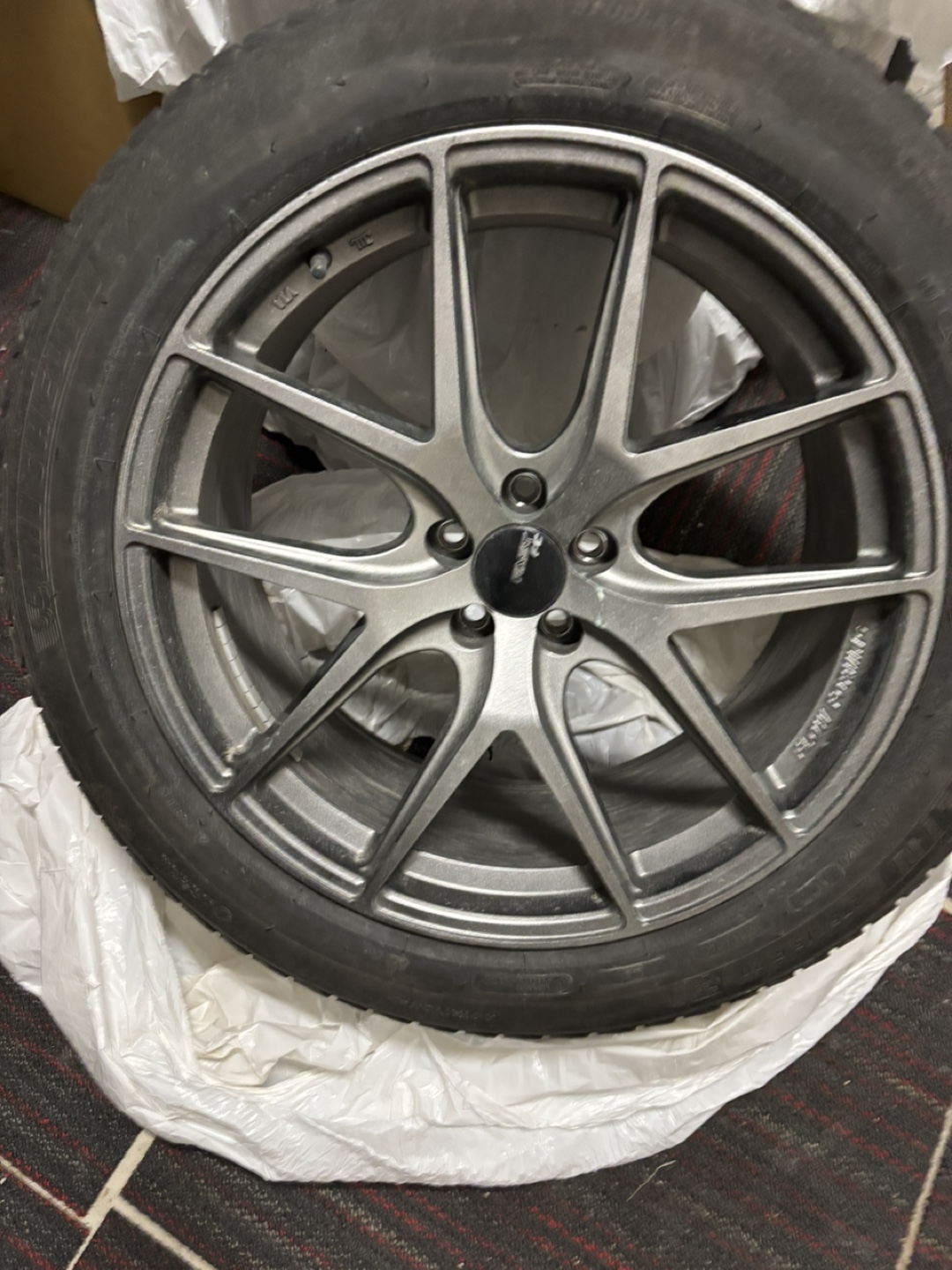 Michelin 275/45R20 Tire