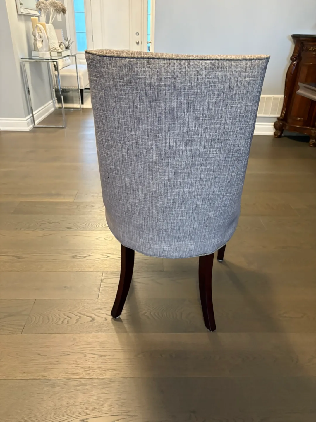 4 Urban Barn Dining Chairs ret $2100 table not for sale image indicator(3)