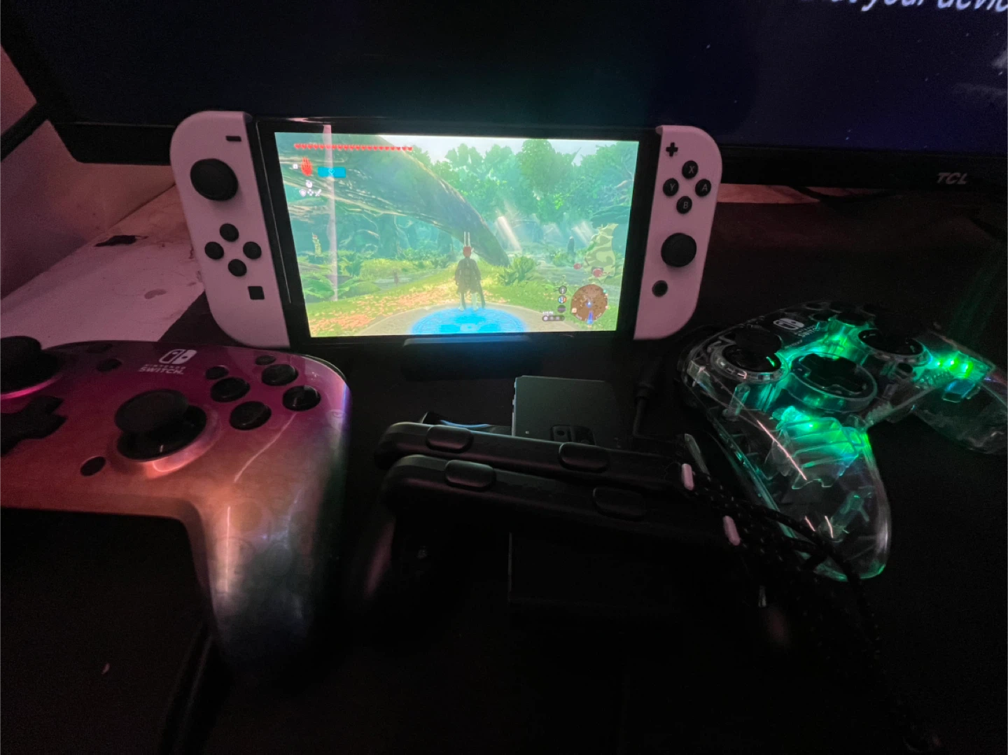 Nintendo Switch OLED bundle with TWO pro Controllers - photo 2
