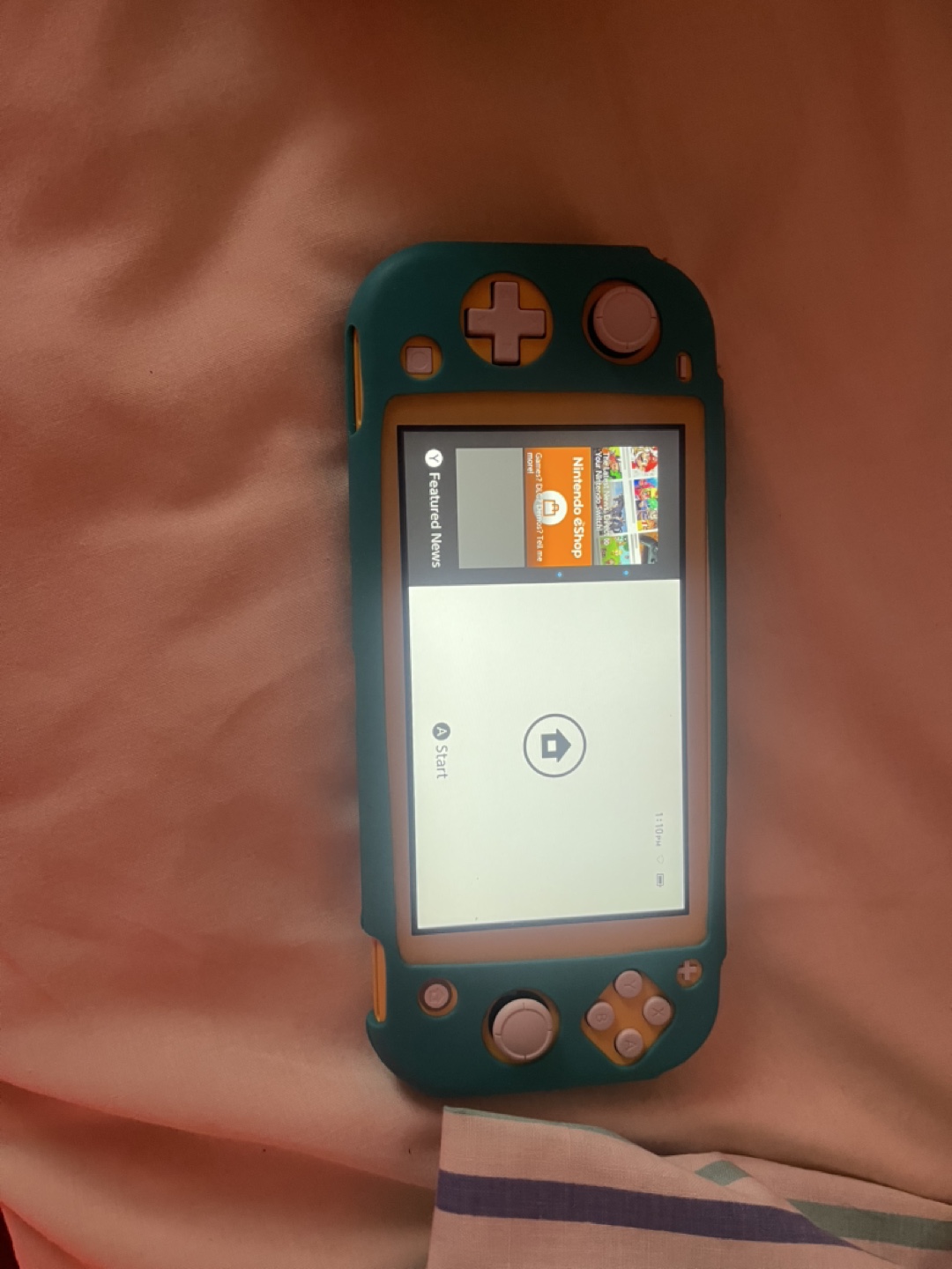 Nintendo Switch Lite - Yellow - photo 3