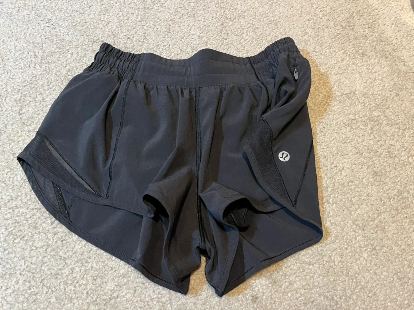 Lululemon Shorts Size 4 image indicator(2)