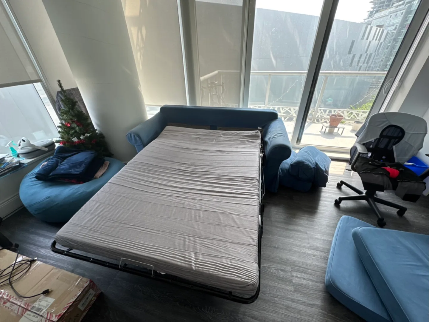 Sofa Bed (Pullout Couch) image indicator(3)