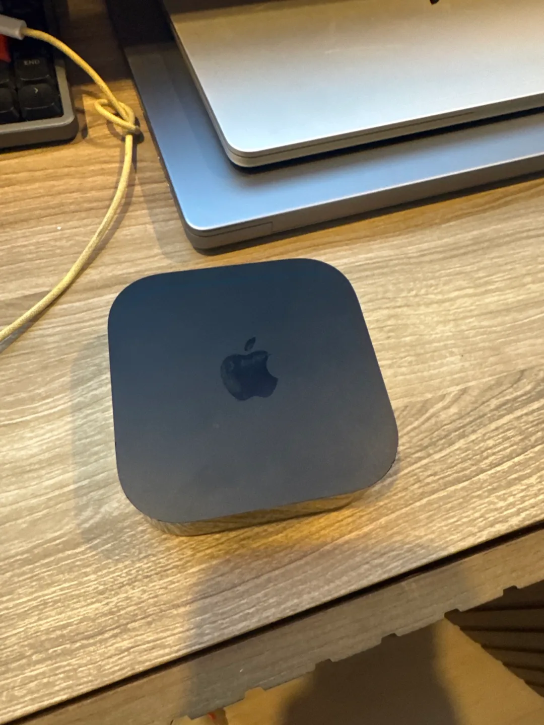 Apple TV 4K 128GB 3rd Gen with cable thumbnail