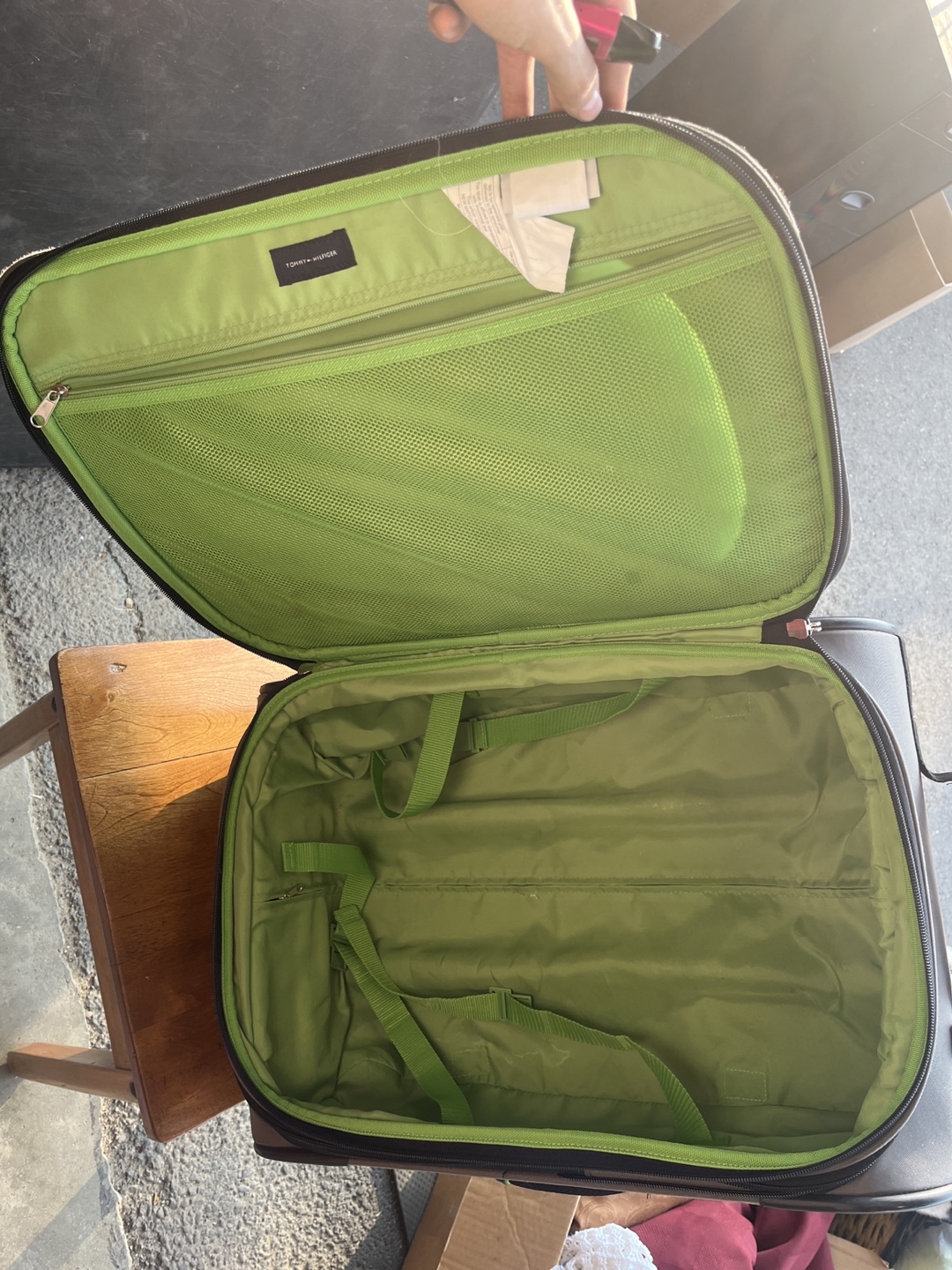 Tommy Hilfiger Rolling Suitcase - photo 3