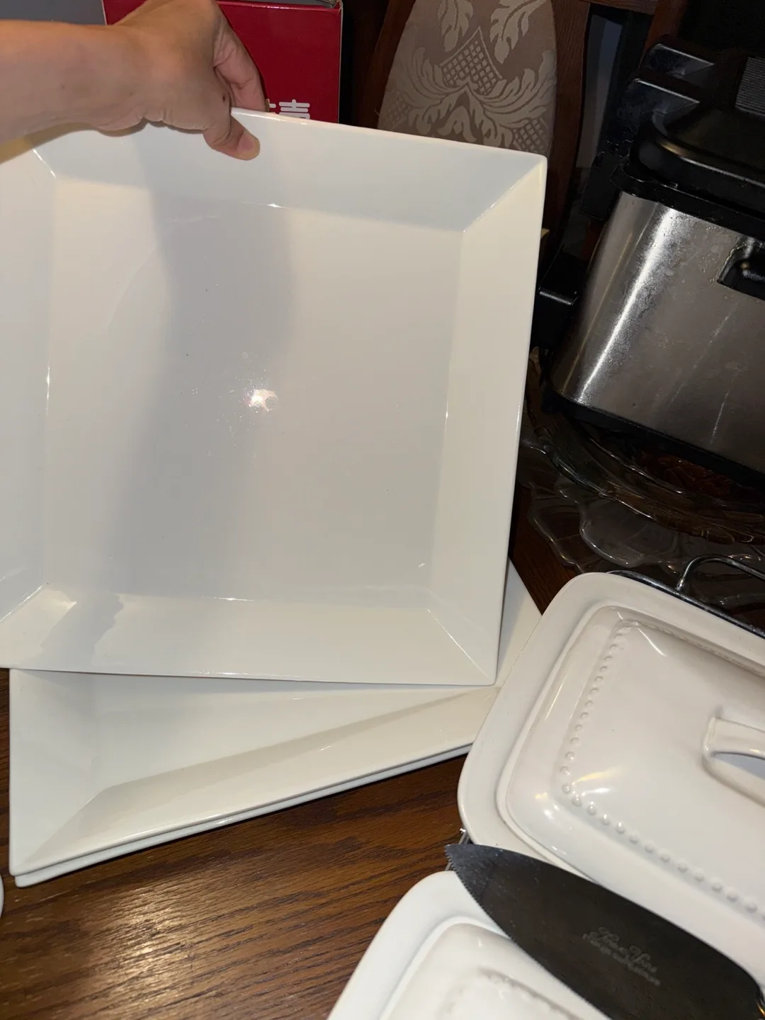 Set of White Square Dinner Plates image indicator(2)
