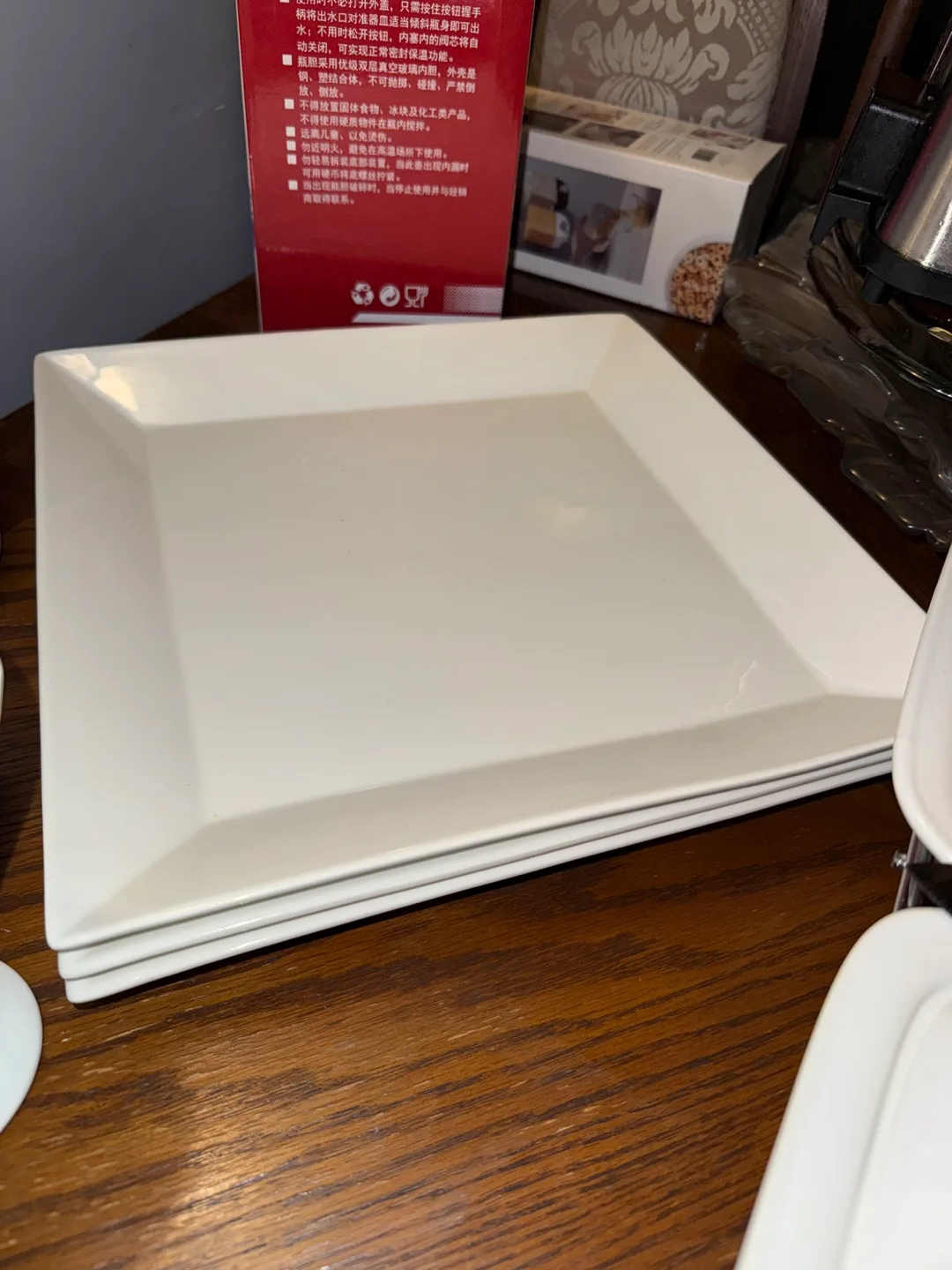 Set of White Square Dinner Plates thumbnail