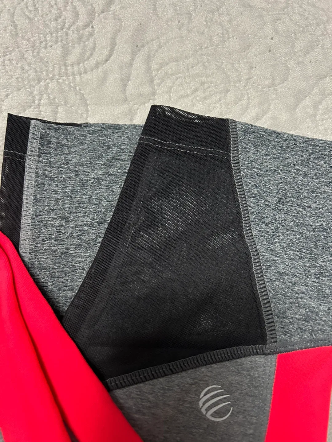 MPG Sport Grey & Pink Leggings - Size S image indicator(2)