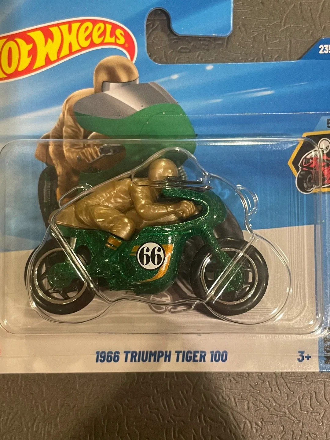 Hot Wheels TREASURE HUNT: 1966 Triumph Tiger 100 image indicator(2)