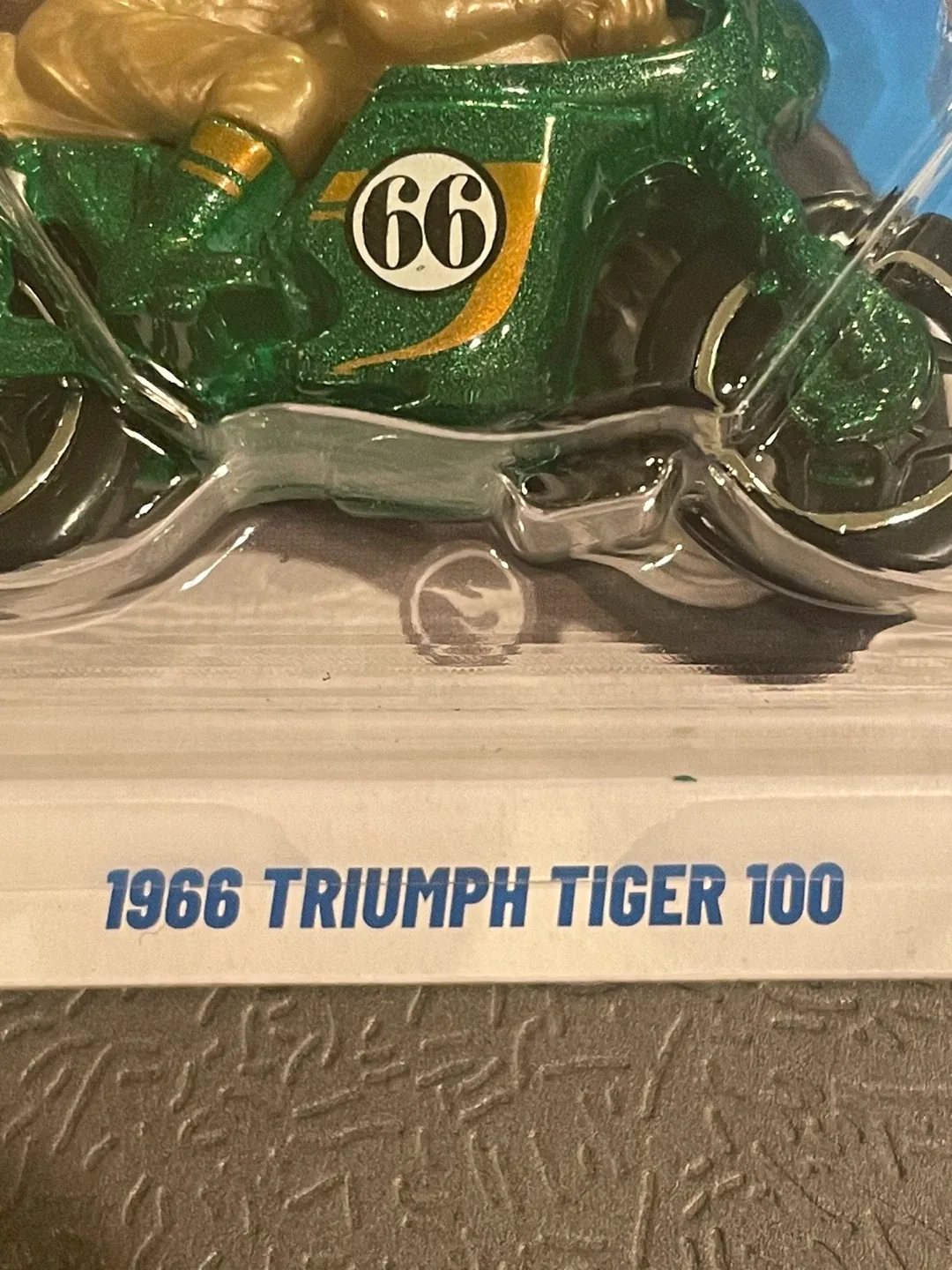 Hot Wheels TREASURE HUNT: 1966 Triumph Tiger 100 image indicator(3)