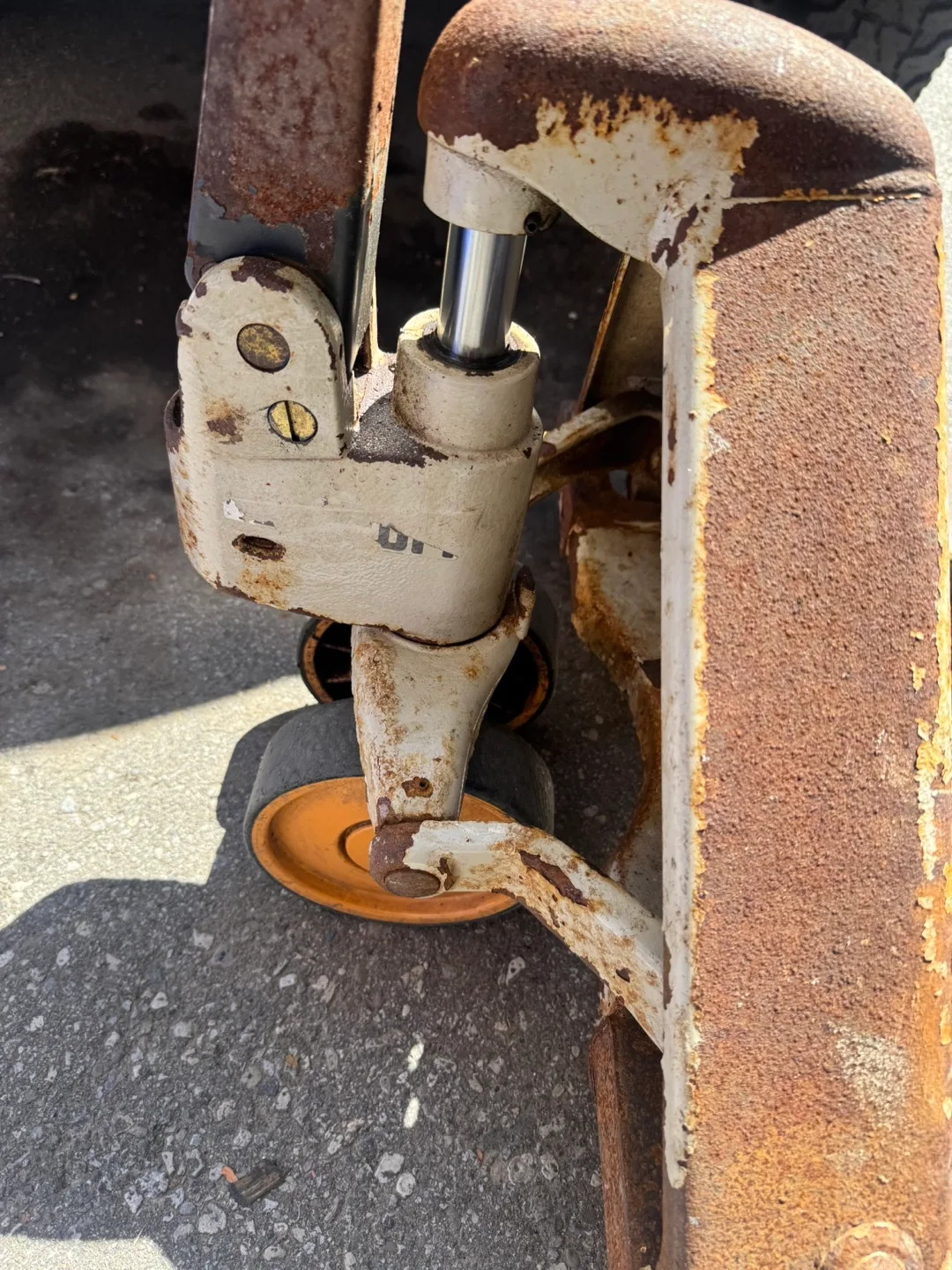 Used Pallet Jack - Heavy Duty image indicator(2)