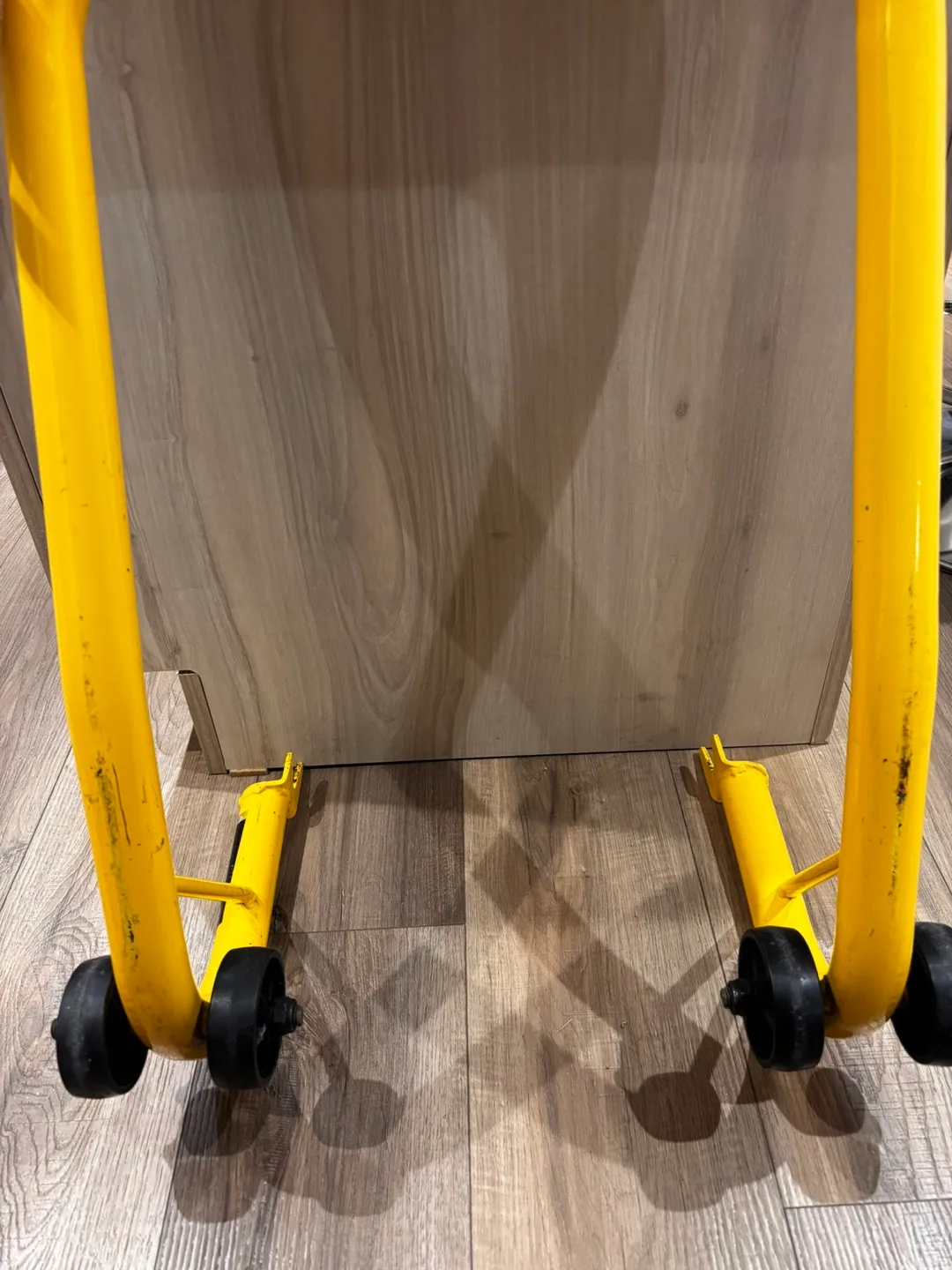 Support arrière de moto – robuste et pratique – 30 $ image indicator(2)