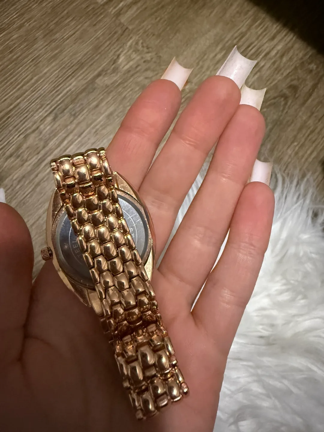 Versace Ladies Watch - Rose Gold Tone image indicator(4)