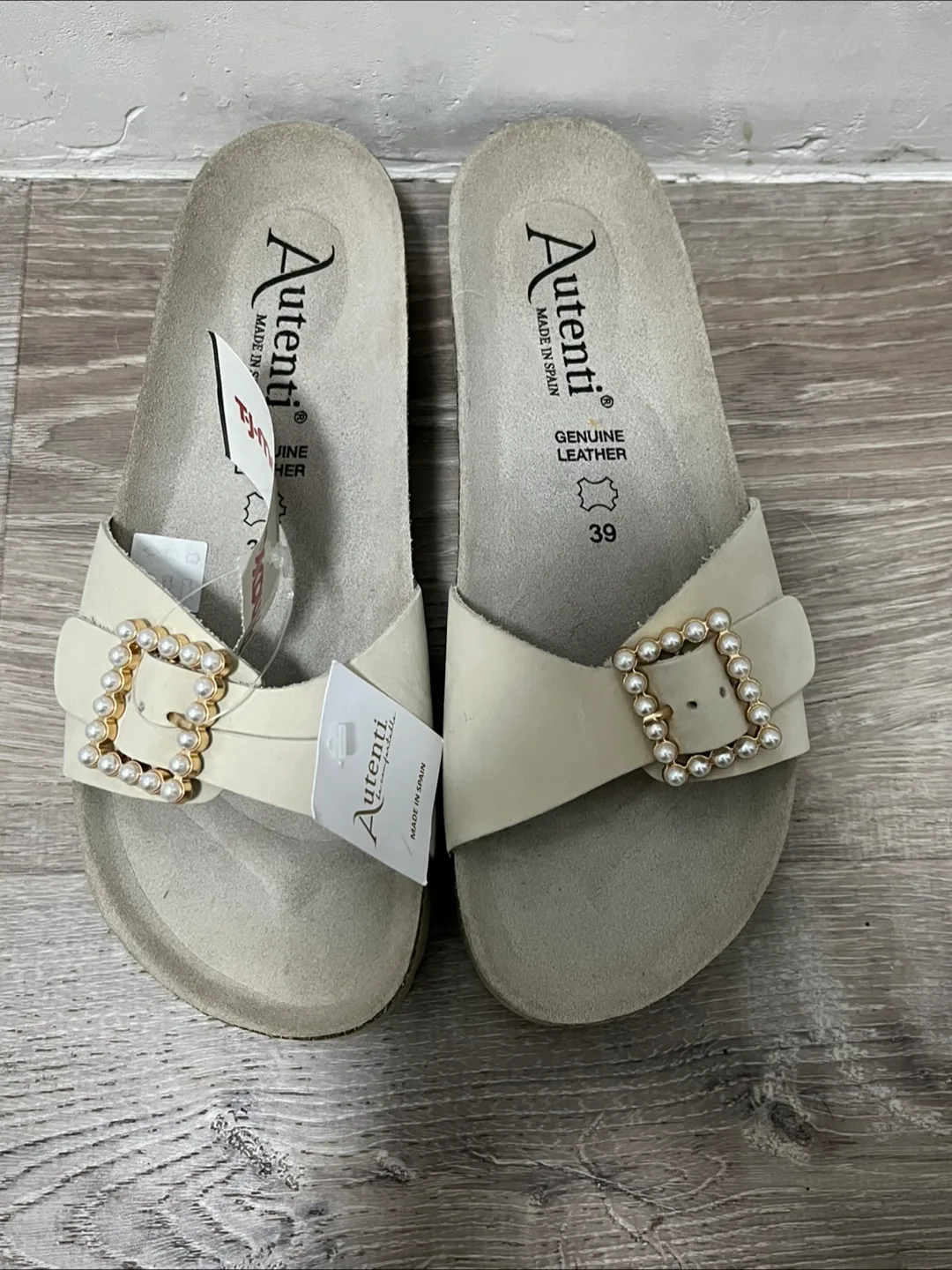 Autenti Pearl Buckle Slides - Size 39 thumbnail