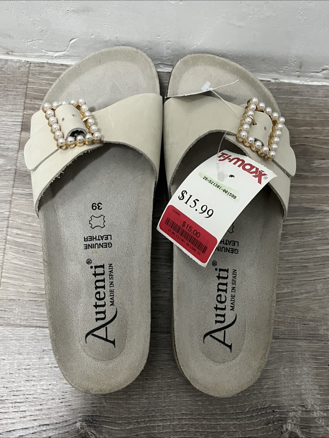Autenti Pearl Buckle Slides - Size 39 - photo 5