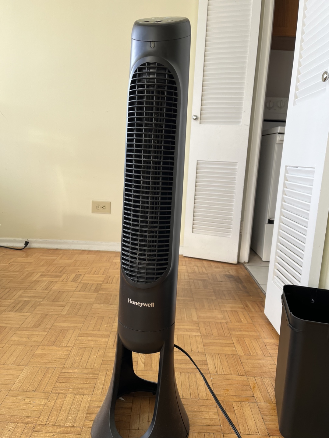 Honeywell QuietSet 5 Whole Room Tower Fan HYF260BC  for sale