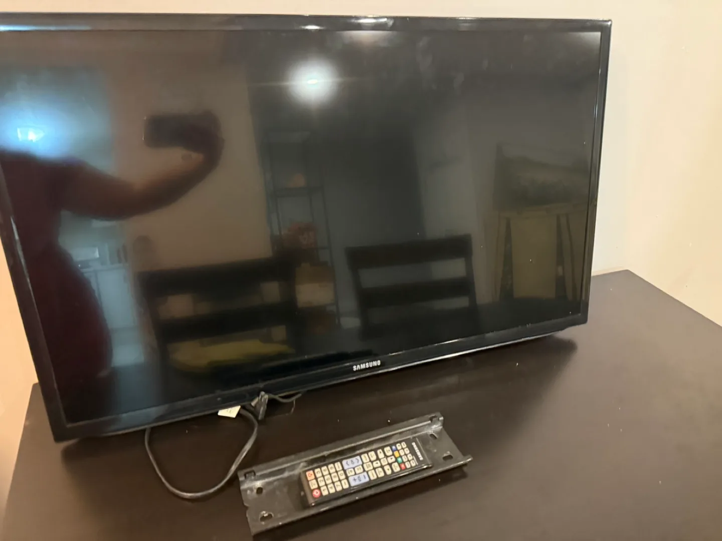 Samsung TV with Remote thumbnail
