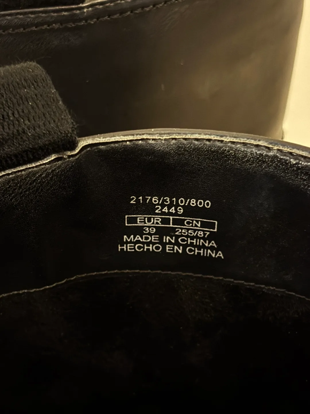 Zara Black Low Heeled Rubber Sole Boots - Size 8 image indicator(6)