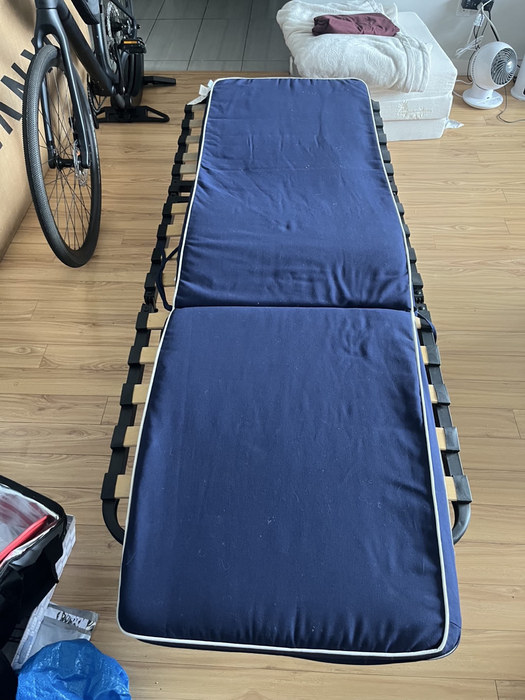 Foldable Blue Mattress Bed Frame - photo 2