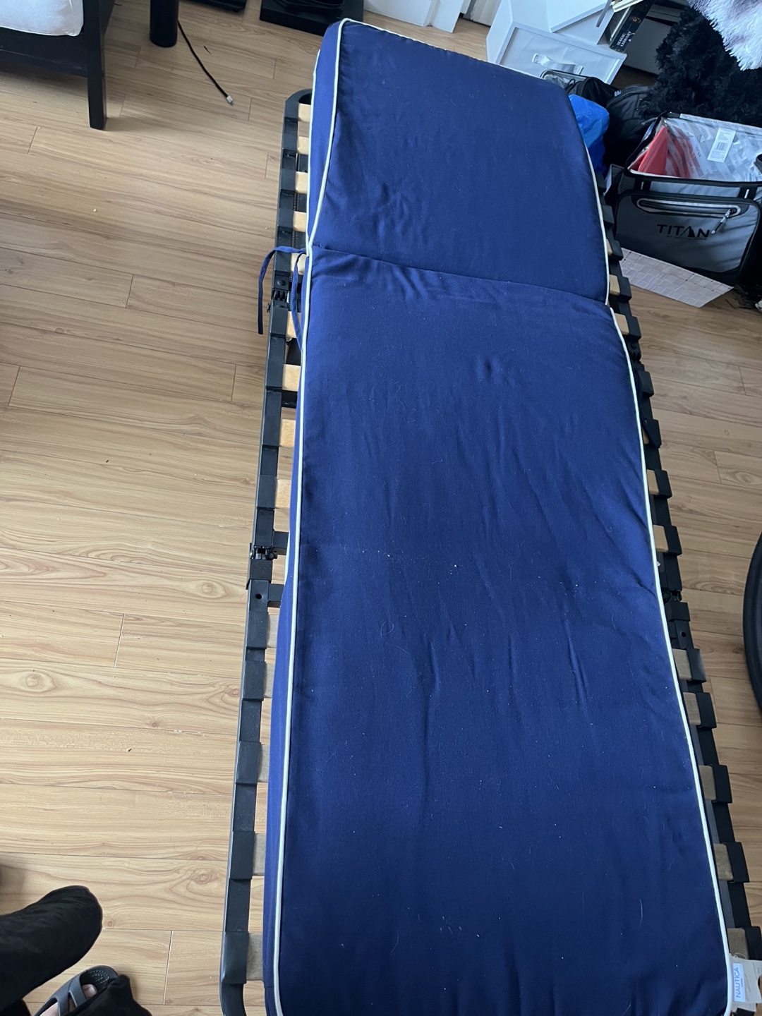 Foldable Blue Mattress Bed Frame - photo 3