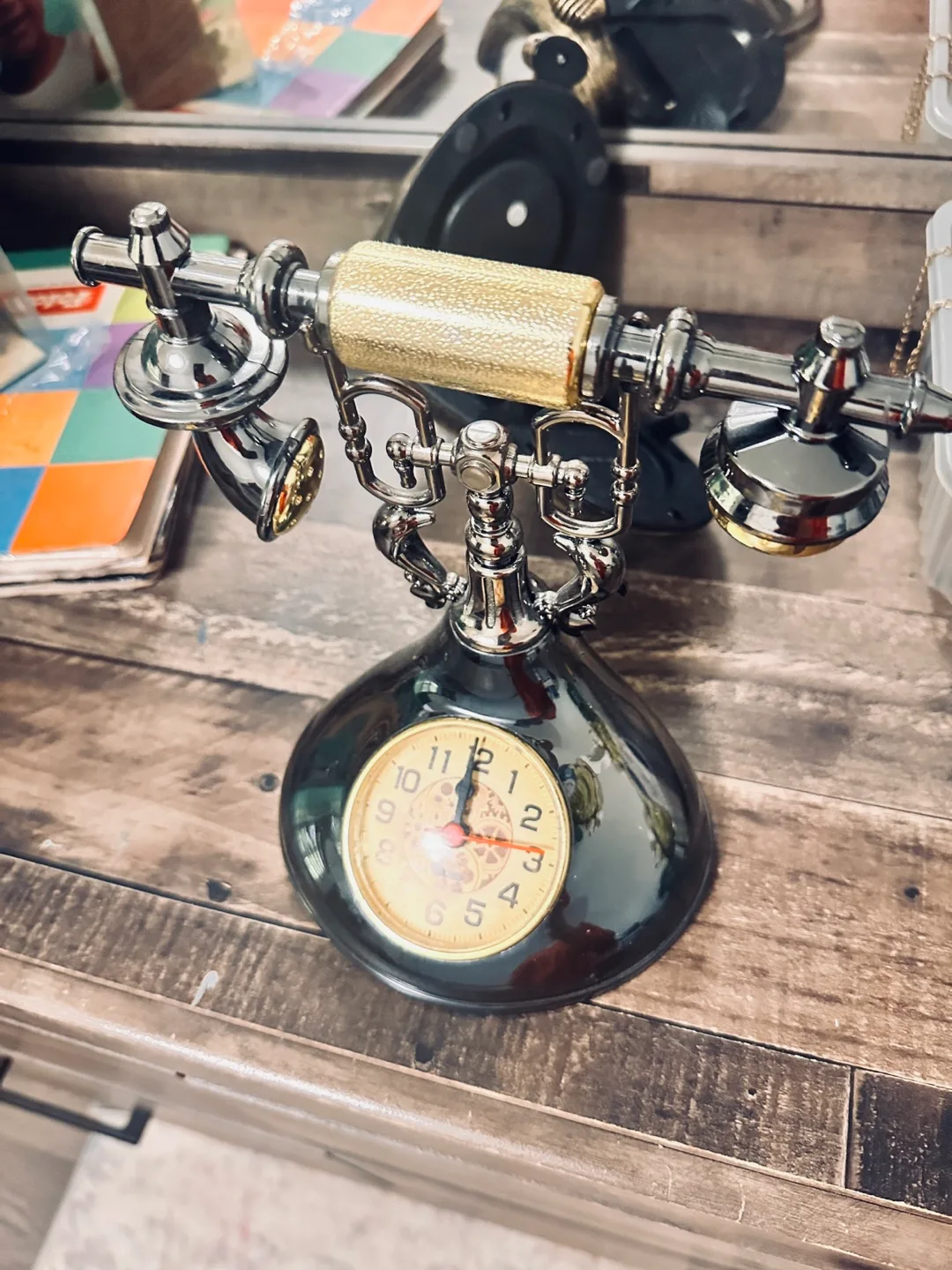 Vintage Style Table Clock and phone image indicator(4)