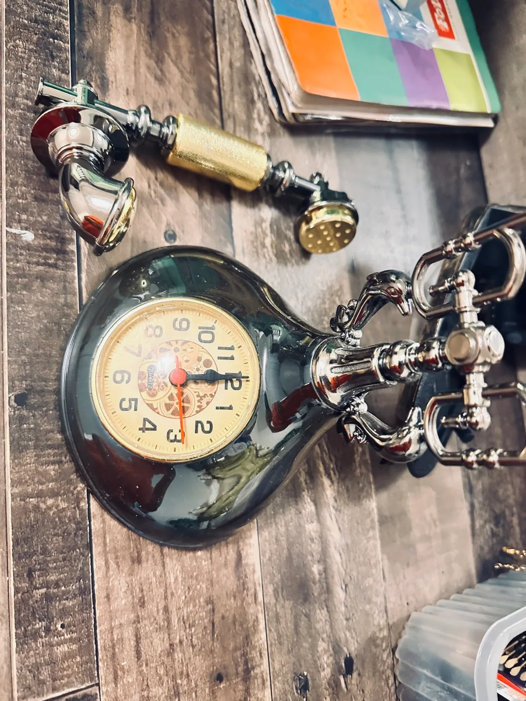 Vintage Style Table Clock and phone image indicator(6)