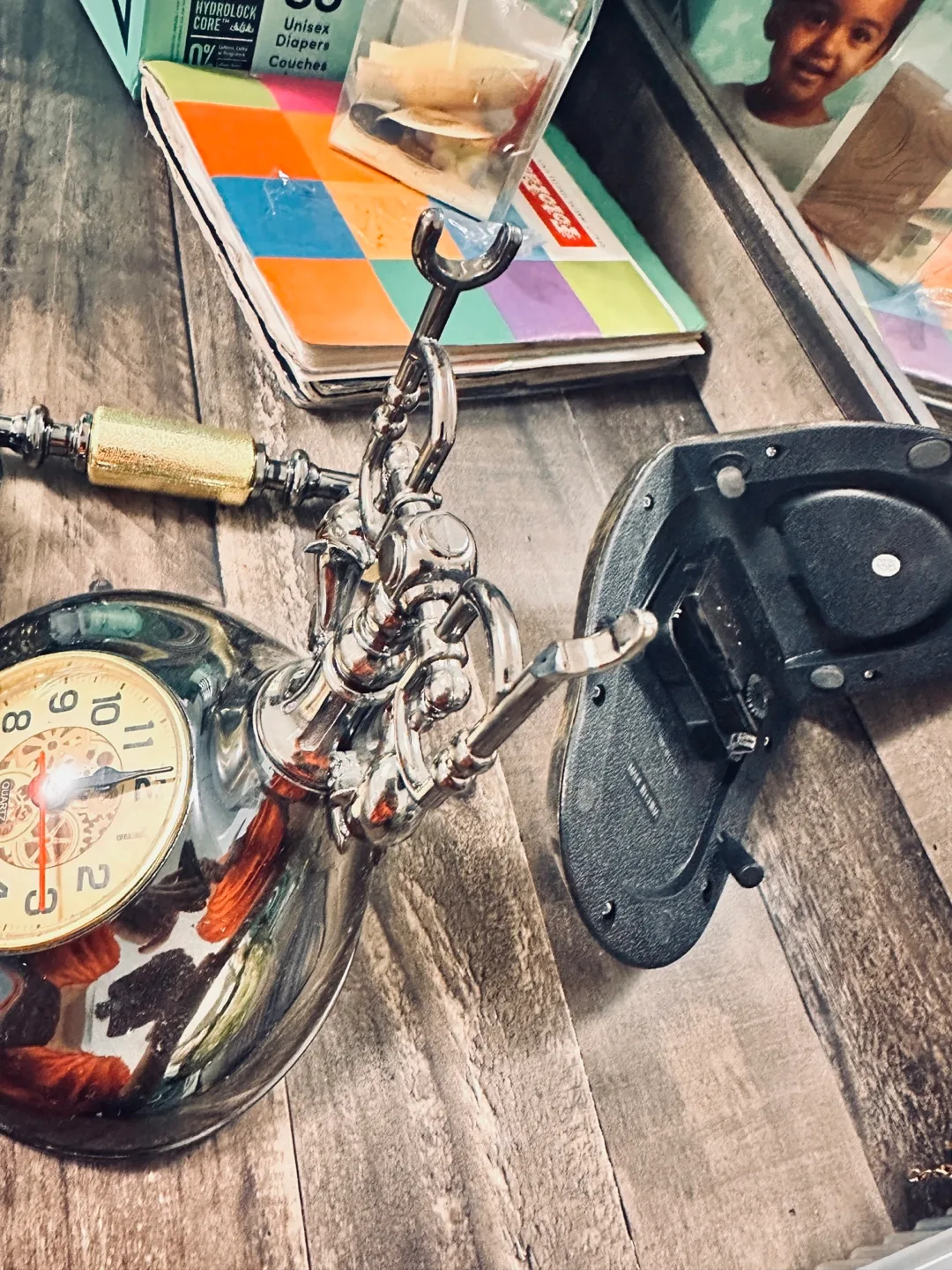 Vintage Style Table Clock and phone image indicator(8)