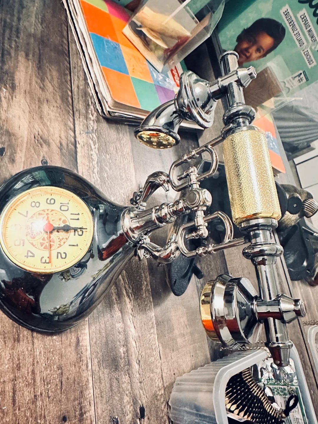 Vintage Style Table Clock and phone image indicator(9)