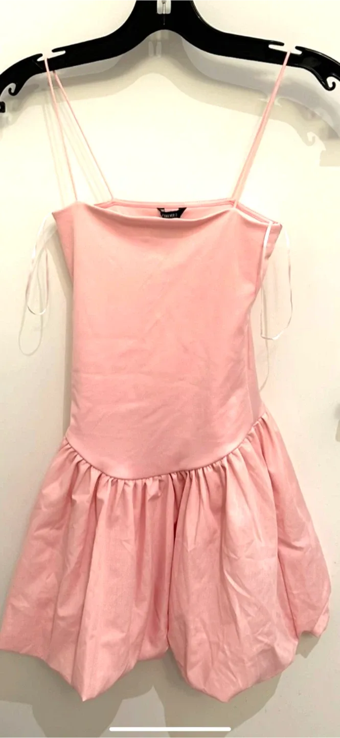Pink dress image indicator(2)