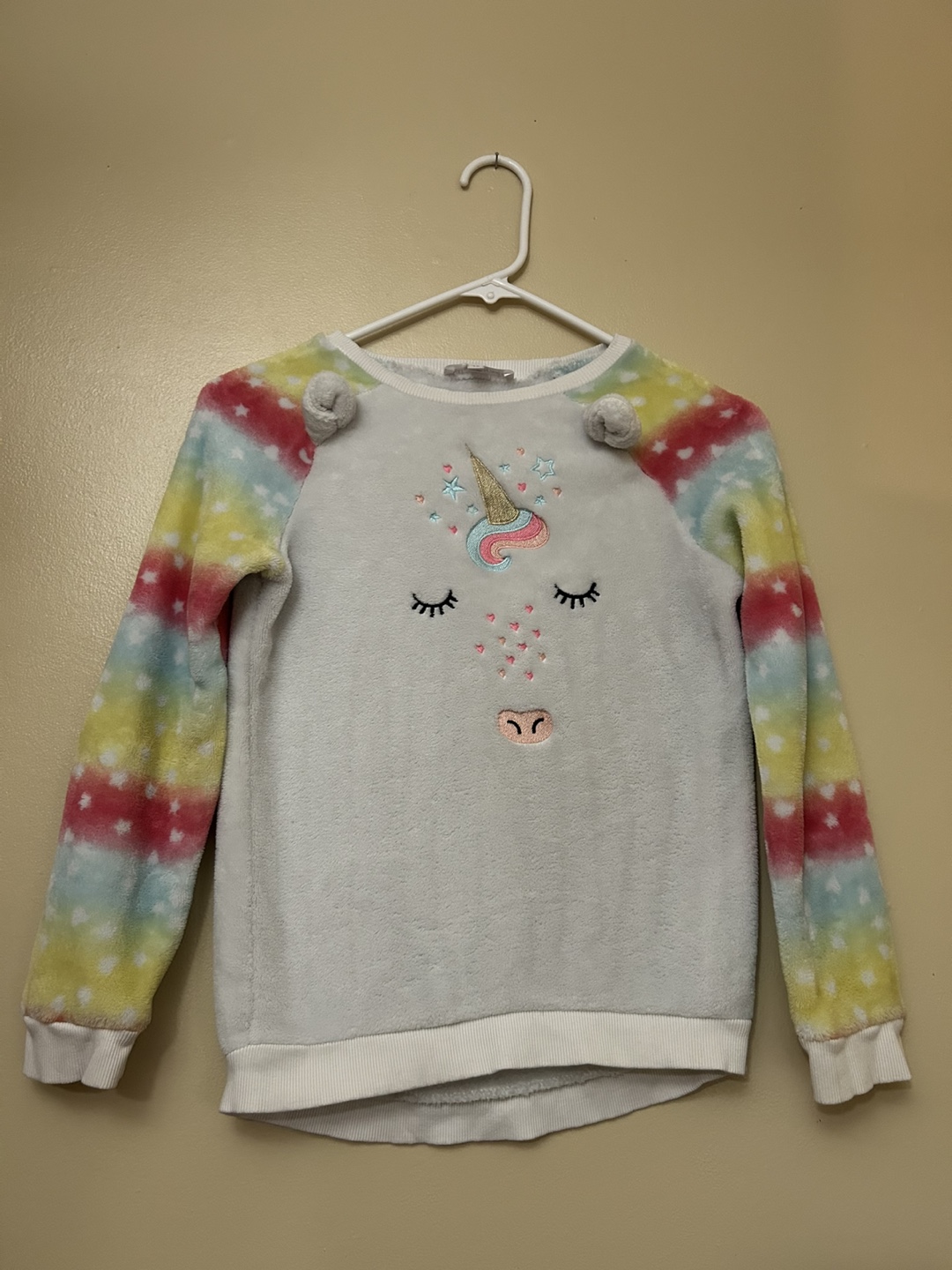 Bella & Birdie super soft white sweater with unicorn face