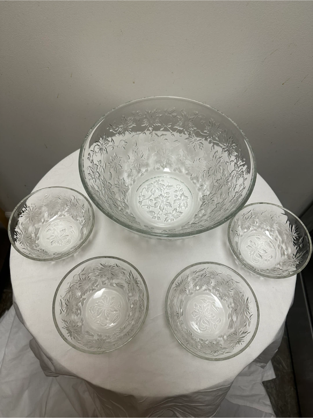 5 piece Clear Glass Bowl Set - Serving Bowl & 4 Small Bowls - photo 2