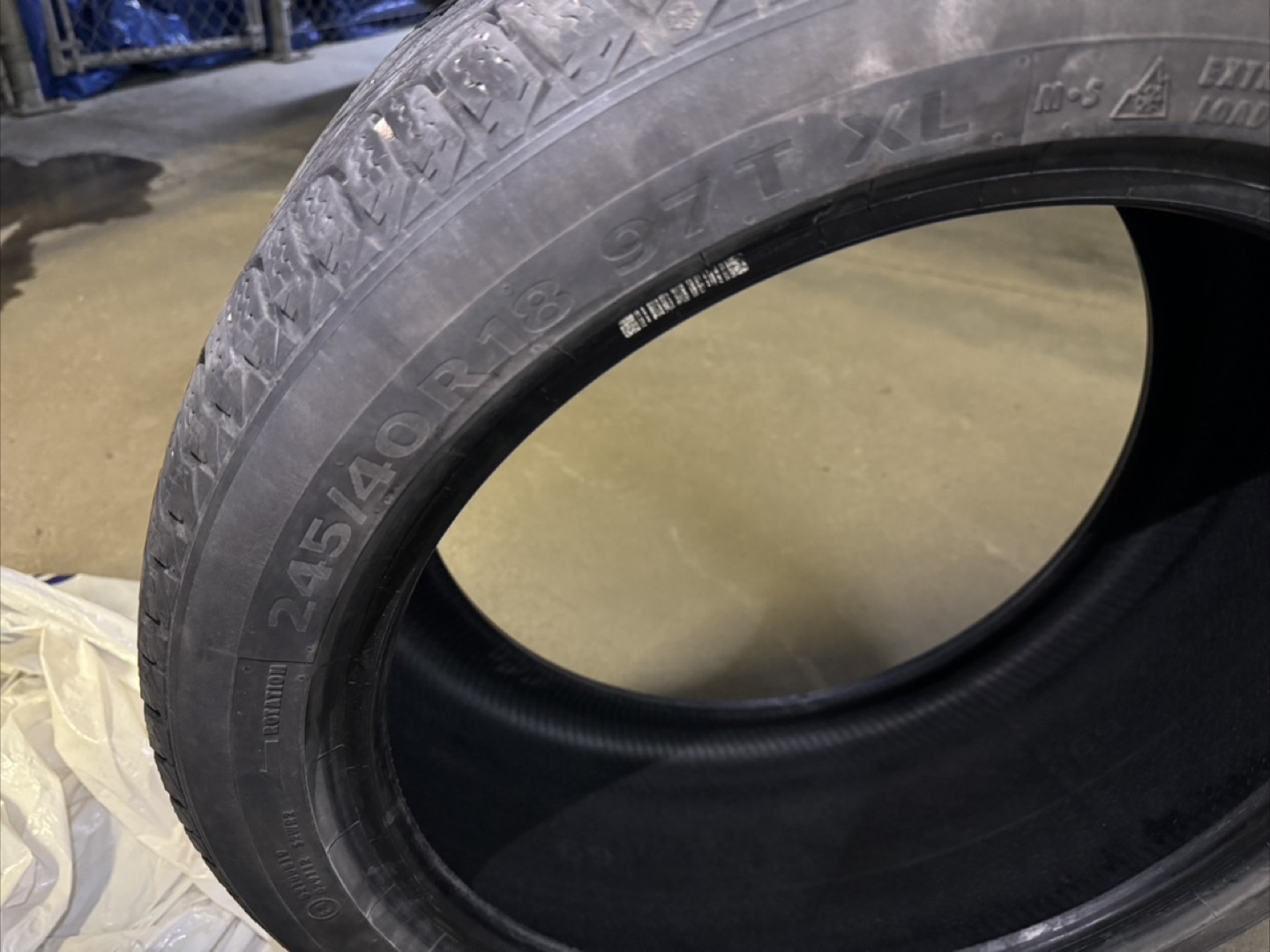 Continental VikingContact 7 Winter Tire 245/40R18 - photo 2